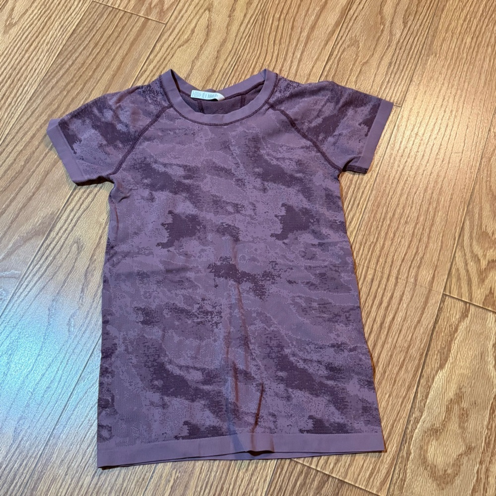Athleta Short Sleeve Maroon Top SIZE S